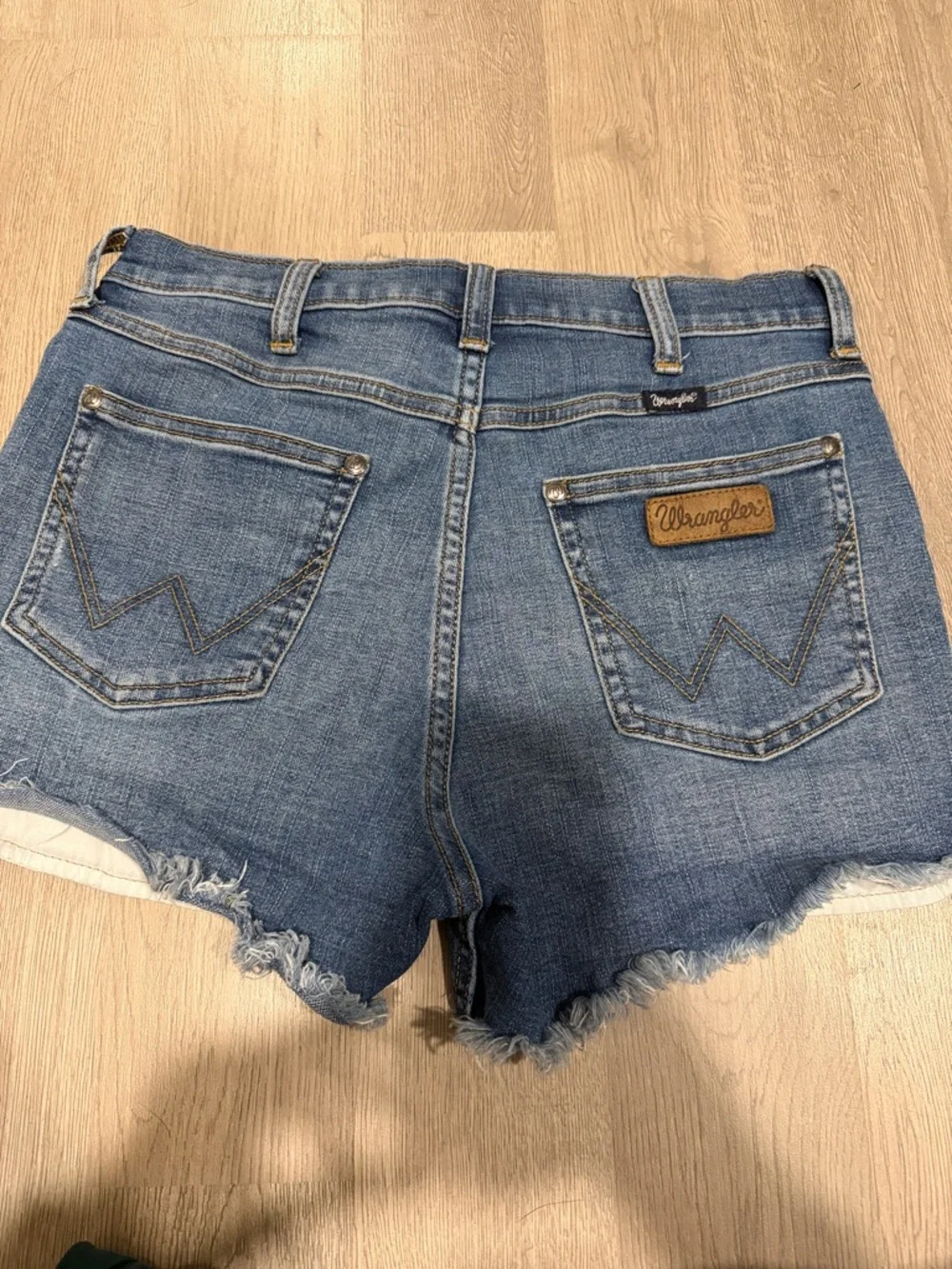 Wrangler Women's Medium Blue Denim Cutoff Shorts with Frayed Hem - Picture 1 of 4